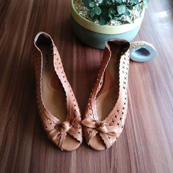 AEROSOLES Shoes - ✨ Adorable Tan Leather Eyelet Peep Toe Wedges ✨